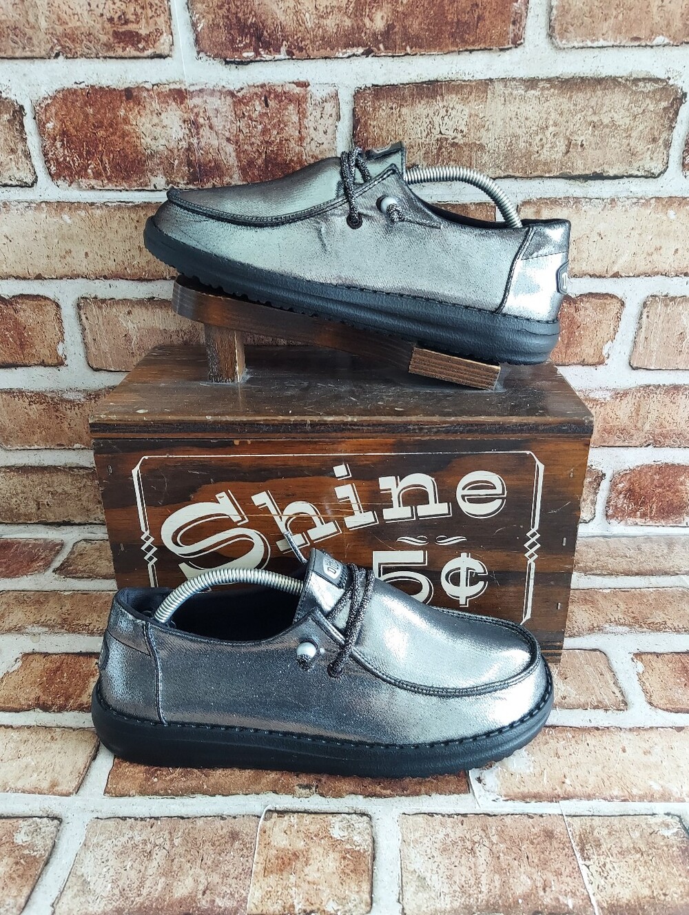 Pre-owned Hey Dude Wendy Metallic Shine